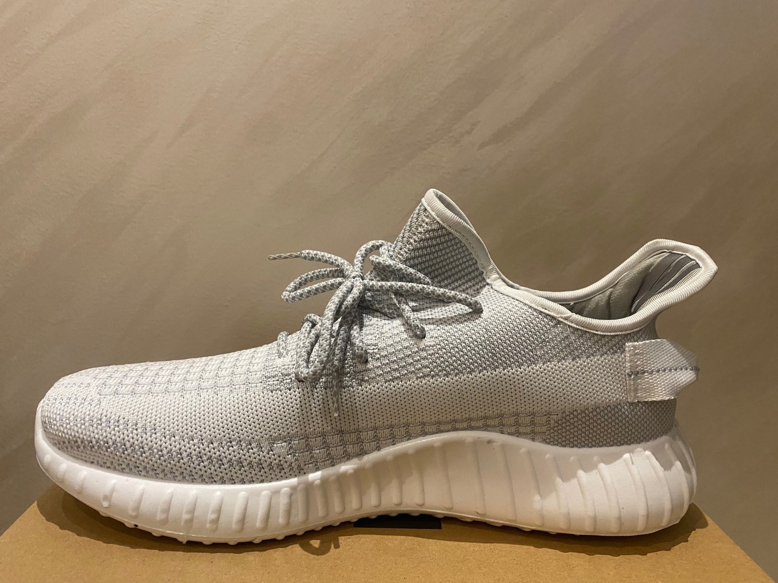 شوز ايزي 350