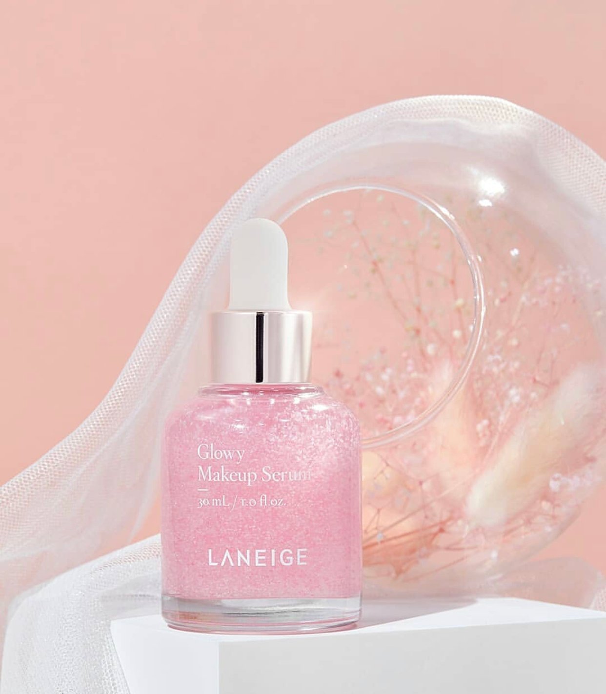 Glowy makeup serum