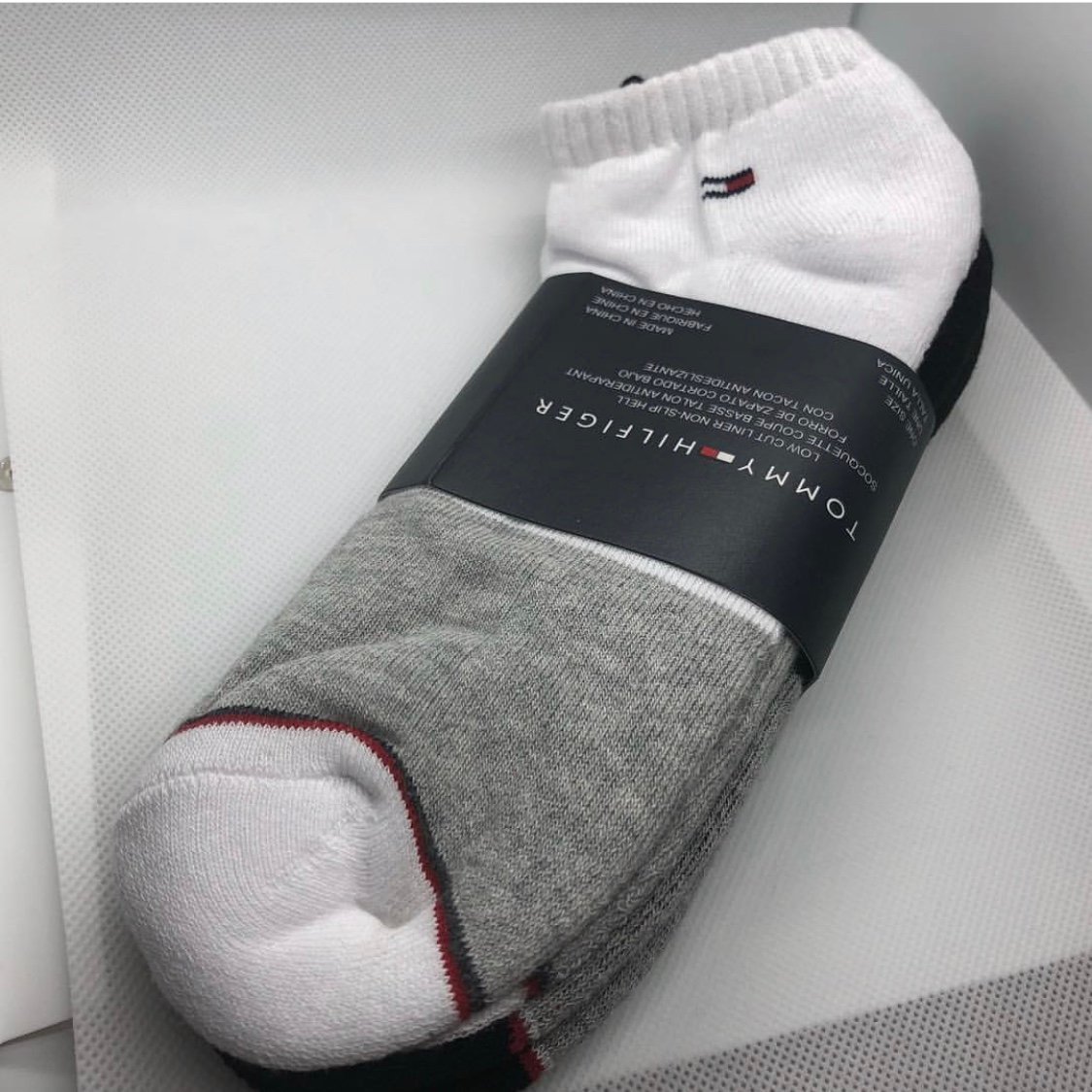 شرابات ماركة tommy hilfiger