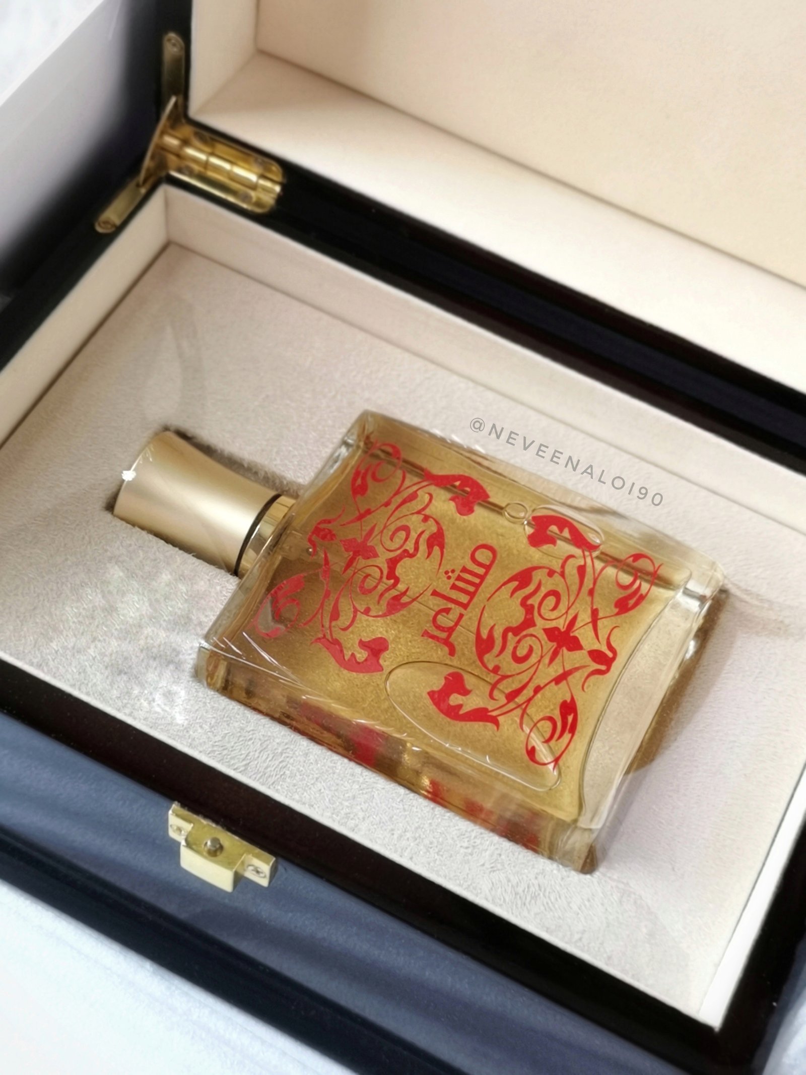 عطر مشاعر للجنسين