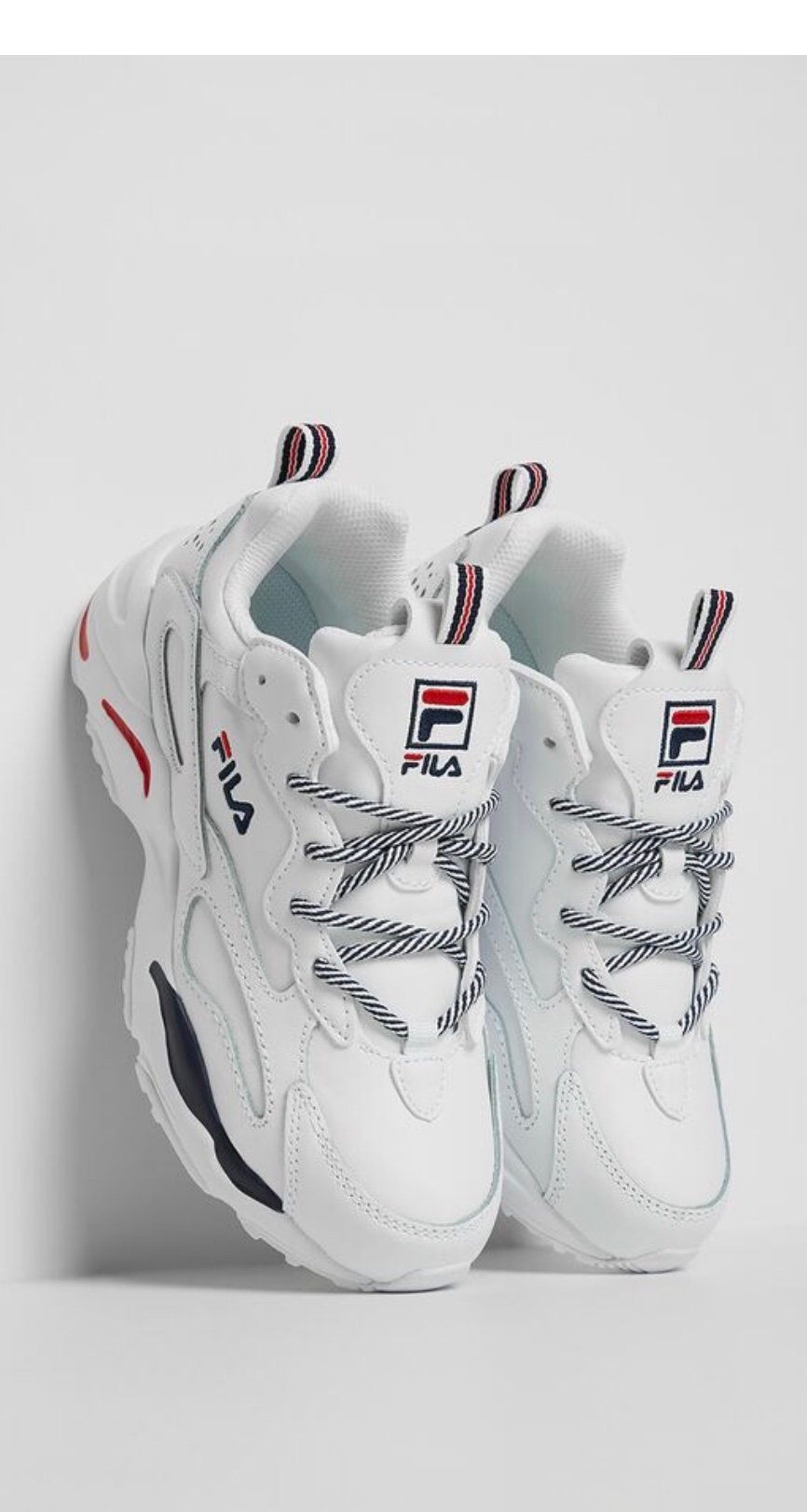 Fila sneakers - حذاء من فيلا